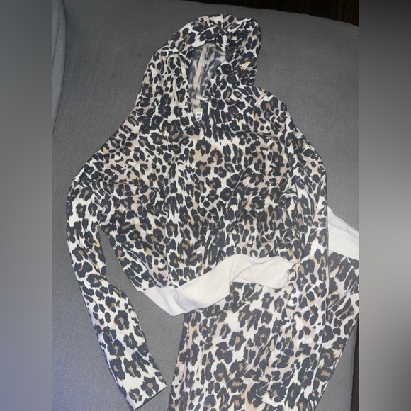 BP Leopard Sweatsuit - Picture 4 of 4